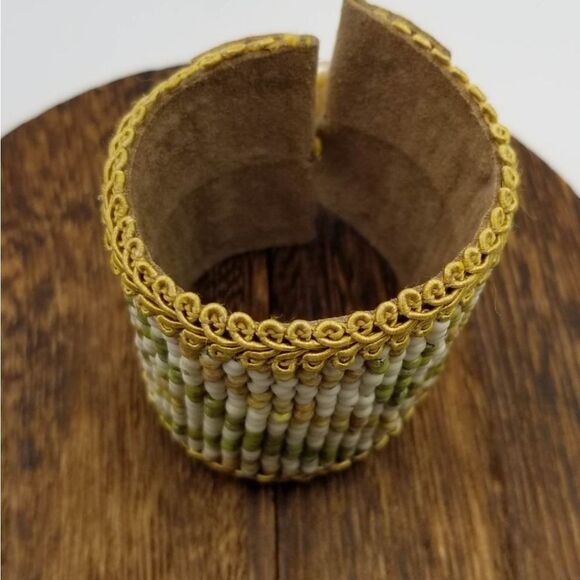 Native seed beaded pear mother of pearl button bracelet B0613‎ - Picture 2 of 4